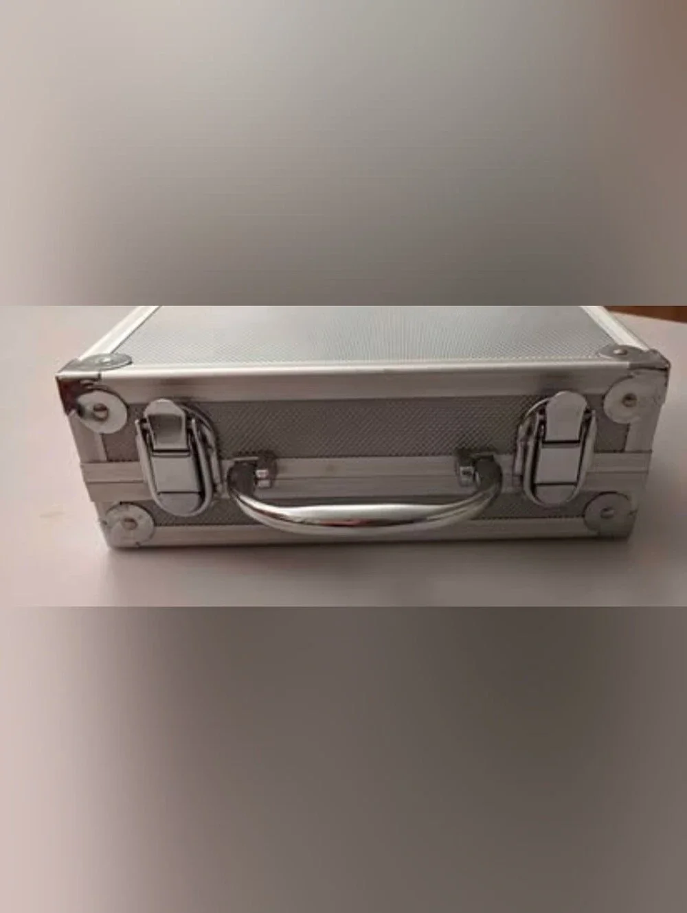 Makeup Aluminum Storage Organizer Carry On Case With A Mirror. 10